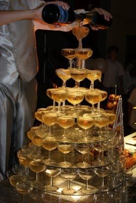 Champagne Tower Roaring 20s Birthday Party, Roaring 20s Birthday, Champagne Fountain, Gatsby Birthday Party, Gatsby Party Decorations, Gatsby Themed Party, Gatsby Theme, Black Tie Party, Prom Theme