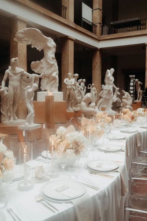 Art Gallery Wedding Decorations, Nelson Atkins Museum Of Art Wedding, Statue Wedding Decor, Prom Themed Wedding, Art Museum Themed Party, Modern Art Museum Wedding, Art Museum Wedding Reception, Museum Wedding Decor, Surrealist Wedding