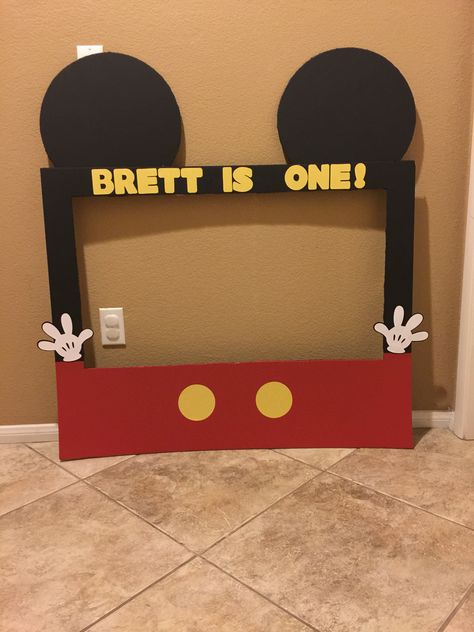 Disney Photobooth, Disney Photo Booth, Mickey Mouse 1st Bday, Fun Calendar, Photobooth Ideas, Cool Calendars, Disney Baby Shower, 30 Birthday, Yearbook Ideas