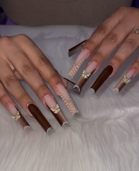 Aura Nails Tapered Square, Brown Long Nails Ideas, Long Nail Fall Designs, Fall Nail Designs Long Nails, Fall Inspo Acrylic Nails, Brown Y2k Nails Acrylic, Long Acrylic Nails Fall Design, Long Acrylic Nails Designs Ideas Fall, Brown Arclyc Nails