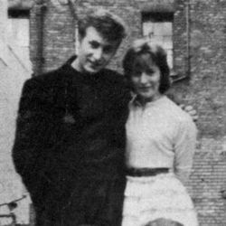 John Lennon and Cynthia Powell, later, Lennon--1958--they met in art college. John Lennon And Cynthia, Cynthia Powell, Beatles Style, Cynthia Lennon, Linda Eastman, Beatles Girl, True Fact, Julian Lennon, Imagine John Lennon