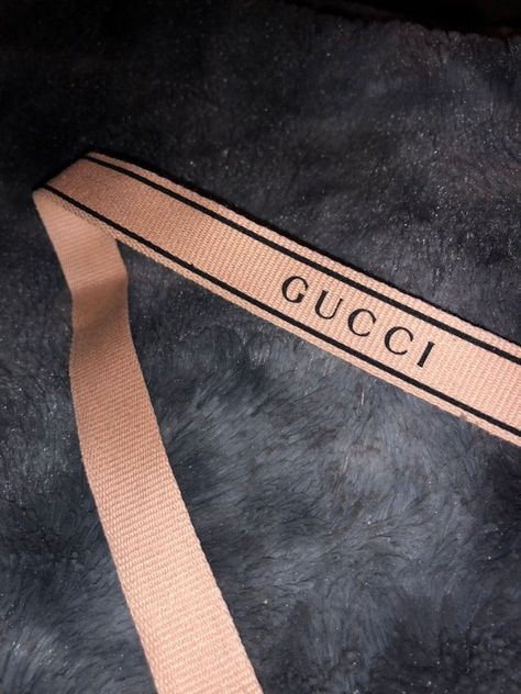 Gucci Ribbon, Current Aesthetic, Glass Centerpieces, Famous Brands, Declutter, Perfect Place, Ribbon, Packaging, Gucci