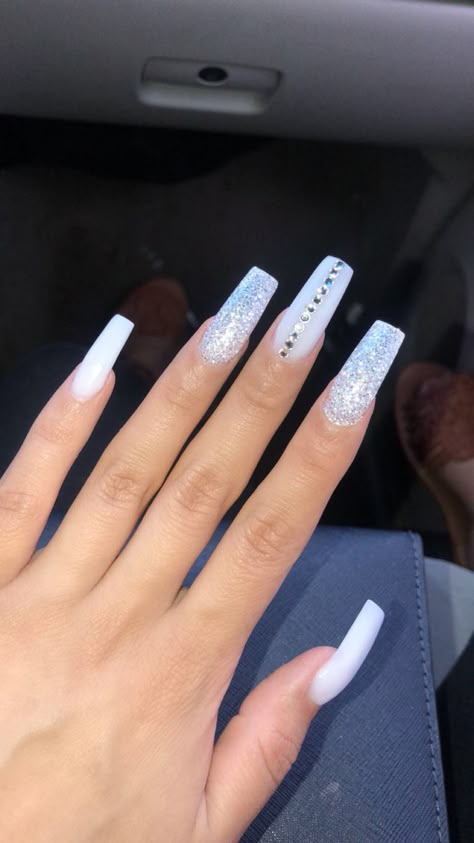 White Full Set Nails Acrylics, White Glam Nails Glitter, White Sparkle Nail Designs, White Nails Acrylic With Diamonds, White Nails With Diamonds Rhinestones, White Sparkle Nails Acrylic, White And Silver Nails Acrylic, White Sparkly Acrylic Nails, White Nails With Jewels