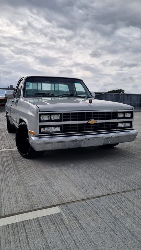 #chevrolet #chevy #chevytrucks #c10 #pickup #v8 #truck #trucks #american #wheels #stance #wheels #20” #stancenation #stanceworks #low #lowtruck #wide #silver #chevrolettruck #cool #hot #classic #81 #1981 C 10 Chevy Trucks, Chevrolet Trucks C10, Chevy S10 Xtreme, Wallpaper Fire, Silverado Single Cab, Classic Cars Trucks Chevy, Chevy K10, Single Cab Trucks, Trucks Chevy