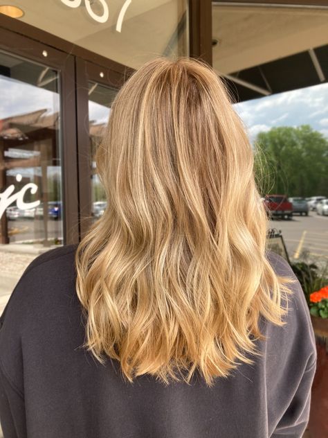 Blonde Partial Foil Highlights On Brown Hair, Warm Creamy Blonde Balayage, Natural Blonde Hair Highlights, Blond Hair Face Framing, Sunny Blonde Balayage, Natural Bleach Blonde Hair, Pale Golden Blonde Hair, Golden Blonde Hair Medium Length, Solid Golden Blonde Hair