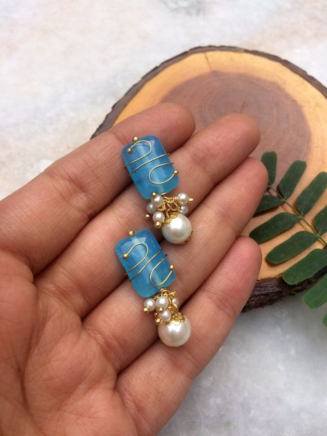 Stone Studs Earrings Gold, Aesthetic Ornaments, Blue Stone Jewellery, Ruby Jewelry Necklaces, Ear Jewellery, Gold Earrings For Kids, Pearl Earrings Designs, Blue Stones Jewelry, Antique Gold Earrings