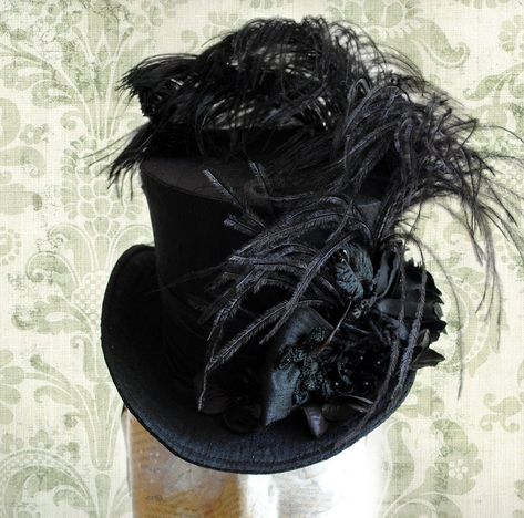 Black Victorian Mini HatGothic Mini Top Hat with Ostrich | Etsy Black Hydrangea, Top Hat Costume, Gothic Costume, Black Top Hat, Victorian Hats, Mini Top Hat, Riding Hats, Architecture Tattoo, Elegant Hats