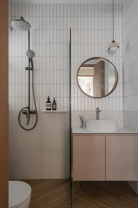 Tampines GreenCourt (Block 633B) | HDB (2023) by Key Concept | Qanvast Small Hdb Toilet Design, Hdb Bathroom Ideas, Eclectic Toilet, Wabi Sabi Toilet, Scandinavian Toilet, Bto Toilet, Hdb Toilet, Hdb Bathroom, Colonial Bathroom