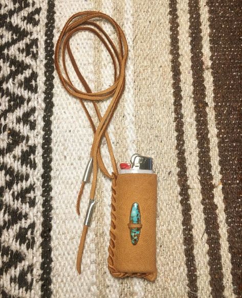 Buckskin Leather Projects, Macrame Lighter Case, Leather Lighter Holder, Indigenous Crafts, Lighter Holder, Loom Jewelry, Leather Craft Projects, Lighter Case, Leather Workshop