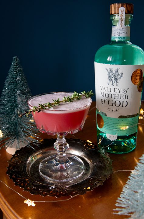 The earthy and warming notes of Valley of Mother of God Gin are joined by a chorus of citrus and froth in this elegantly balanced gin sour. Rosemary Martini, Gin Sour Recipe, Holiday Martinis, Christmas Gin, Rosemary Syrup, The Botanist, Gin Sour, Sour Foods, Blood Orange Juice