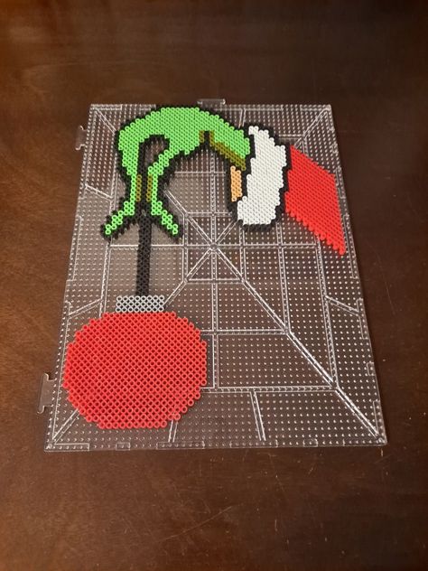 Grinch Pearl Beads, Grinch Fuse Beads, Disney Christmas Perler Bead Patterns, Grinch Perler Beads, Grinch Perler Bead Patterns, Christmas Hama Beads Pattern, Pixel Art Noel, Hama Beads Christmas, Ironing Beads