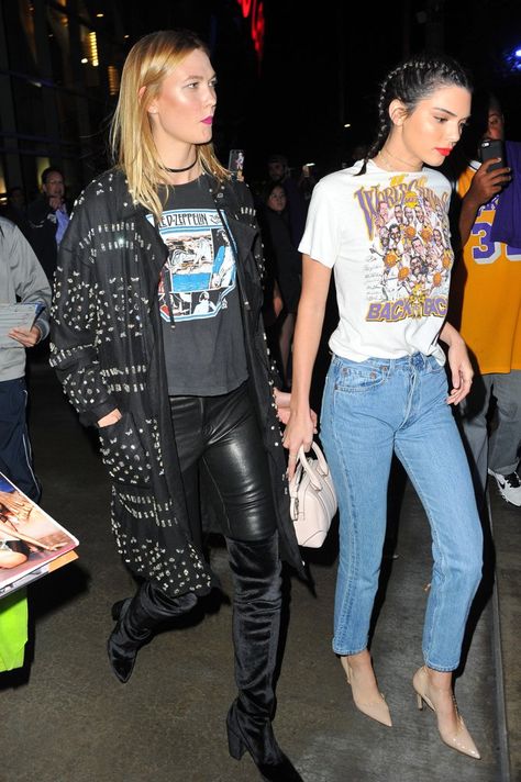 Kendall Jenner's Graphic Tee Proves She's the Most Stylish Lakers Fan on the Court Supermodel Outfits, Lakers T Shirt, Kendal Jenner, Fashion Week Outfit, Staples Center, Kendall And Kylie Jenner, Kendall And Kylie, The Court, Matching Outfits