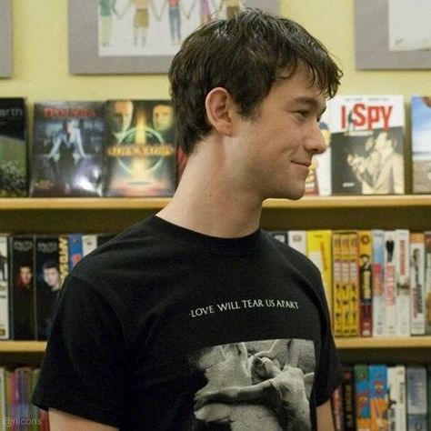 Joshep Gordon Levitt, 500 Days Of Summer Pfp, 500days Of Summer, Tom 500 Days Of Summer, 500 Days Of Summer Tom, Invincible Pfp, Pfp For Boys, Summer Pfp, Violent J