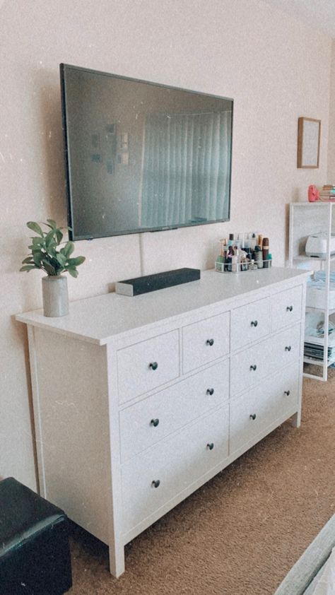 White Room Dresser, Minimalist Dresser Decor With Tv, Dresser Inspiration Bedroom, Wide White Dresser, Ikea Dresser Tv Stand, Long White Dresser Bedroom, Room Ideas Aesthetic Dresser, White Long Dresser, Dresser Aesthetic Bedroom