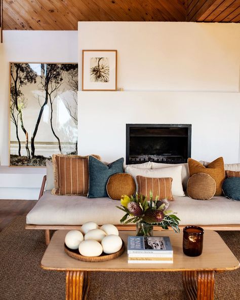 Low Bench, Pop And Scott, Stucco Fireplace, Kara Rosenlund, Chic Beach House, Ostrich Egg, Round Cushion, Hemp Fabric, Comfortable Sofa