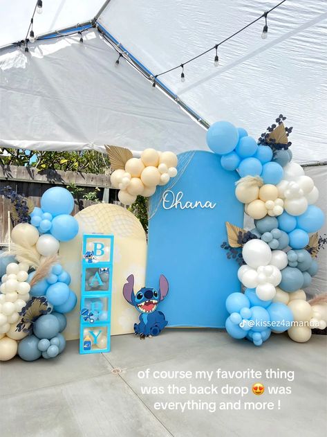 Blue Themed Baby Shower Ideas, Stitch Balloon Arch, Stitch Birthday Party Ideas For Boys, Stitch Balloon Garland, Stitch Baby Shower Theme Boy, Lilo And Stitch Baby Shower Ideas, Stitch Baby Shower Theme, Gender Reveal Baby Shower Themes, Cute Christmas Decorations