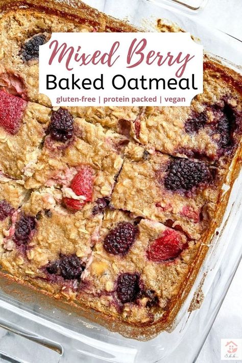 berry baked oatmeal recipe Frozen Berry Baked Oatmeal, Berry Baked Oatmeal, Oatmeal Muffins Healthy, Allergy Free Diet, Diet Cake, Breakfast Bars Healthy, Berry Oatmeal, Oatmeal Breakfast Bars, Protein Baking