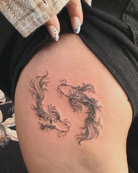 20 Absolutely Stunning Thigh Tattoos For Women Tattos For Guys, Dragon Thigh Tattoo, Thigh Tattoos For Women, Goldfish Swimming, Goldfish Tattoo, Swimming Tattoo, Pisces Tattoos, Ghost Tattoo, Thigh Tattoos