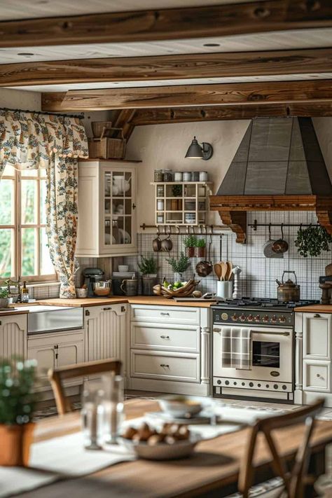 French Kitchen Design, French Vintage Kitchen, Organic Living Room, French Kitchen Decor, Country Kitchen Designs, French Country Kitchens, Farmhouse Kitchen Design, Cottage Kitchens, Rustic Farmhouse Kitchen