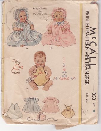 Vintage Baby Sewing Patterns, Vintage Newborn Clothes, Vintage Baby Clothes Patterns, Handmade Baby Clothes Patterns, Vintage Baby Pictures, Baby Born Kleidung, Old Baby Clothes, Baby Doll Clothes Patterns, Vintage Needlework