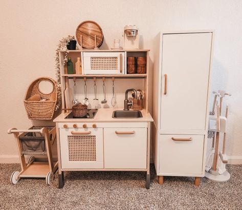 Ikea Play Kitchen Fridge, Ikea Play Fridge Hack, Play Kitchen Set Up, Rattan Hooks, Ikea Fridge, Ikea Cube, Play Fridge, Ikea Toy Kitchen, Ikea Cubes