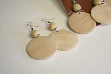 Dollar Store Craft {Neon Wood Painted Earrings} Neon Crafts, Wood Jewelry Diy, Wooden Jewelery, Wood Jewelery, Grey Pearl Necklace, Handmade Jewelry Earrings, Painted Earrings, Beaded Bracelets Diy, Dollar Store Crafts