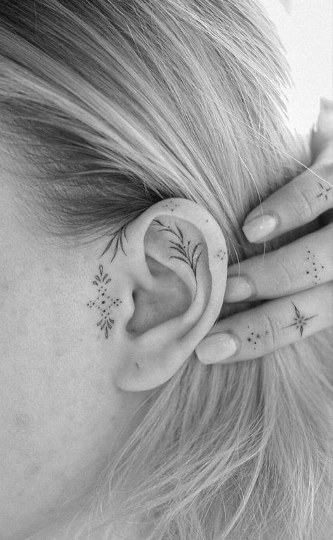 Cartilage Tattoo, Tragus Tattoo, Inner Ear Tattoo, Tatoo Dog, Behind Ear Tattoos, Classy Tattoos, Face Tattoos, Spine Tattoos, Elegant Tattoos