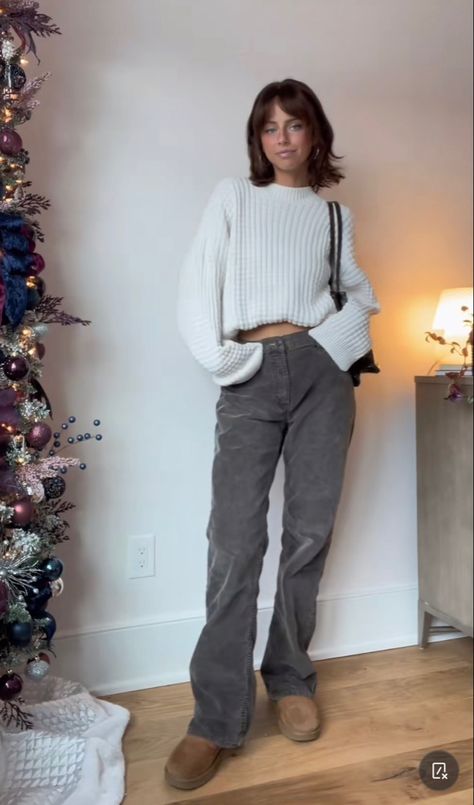 Gray Courderoy Pants Outfit, Grey Courdoroy Pants Outfit, Gray Corduroy Pants Outfit Women, Courderoy Pants Outfits Women Winter, Gray Corduroy Pants Outfit, Brown Ugg Outfits, Waffle Pants Outfit, Grey Ugg Boots Outfit, Grey Corduroy Pants Outfit