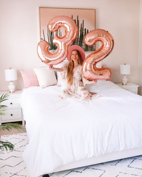 32nd Birthday, 32 Birthday Photoshoot Ideas, 32nd Birthday Ideas For Women, Cake Centerpieces, Birthday Party Decorations For Adults, Tropical Birthday Party, 32 Birthday, Pineapple Parties, Tropical Birthday