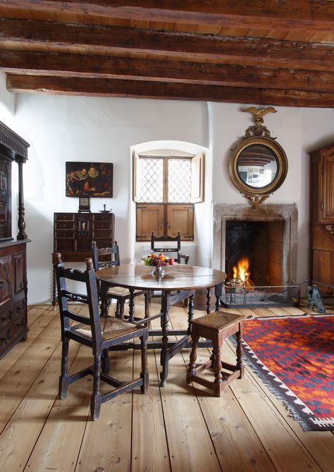 Medieval Home Decor, 17th Century House, Rugs Ideas, Houses Interior, Period Living, Scottish Homes, Rustic Apartment, Clean Hardwood Floors, Natural Wood Flooring