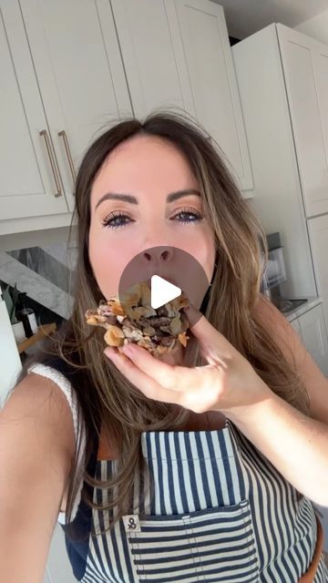 Dr. Alexandra Lourdes on Instagram: "Tried a new combo and OMG 🤩 #easycookie #recipe #bakewithme #4ingredientcookie #family #husband #mom #bestcookie #healthy" Food Nanny Chocolate Chip Cookies, Levain Coconut Cookies, Alexandra Lourdes Cookies, White Chocolate Macadamia Nut Cookies Levain, Alexandra Lourdes, Nut Cookies Recipe, 4 Ingredient Cookies, Alexandra’s Kitchen Sourdough Bread, Fabulous Desserts