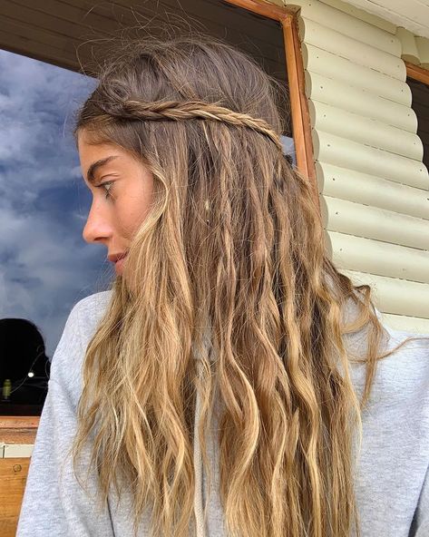 All Posts • Instagram Zara Style, Inspo Hair, Hairstyles Blonde, Blonde Curls, Strawberry Blonde Hair, Mama Mia, Braided Hair, Strawberry Blonde, Fashion Outfit