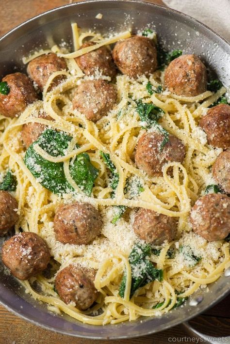 Garlic Olive Oil Pasta, Pasta With Meatballs, Oil Pasta, Pasta Spinach, Grub Hub, Meatball Dishes, Italian Meals, Winning Recipes, Olive Oil Pasta