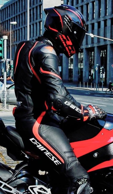 Motorcycle Suits Men, Biker Helmet, Motorcycle Leathers Suit, Bike Suit, Motorcycle Race Suit, Hot Biker Guys, Bike Leathers, Boy Bike, Biker Photoshoot