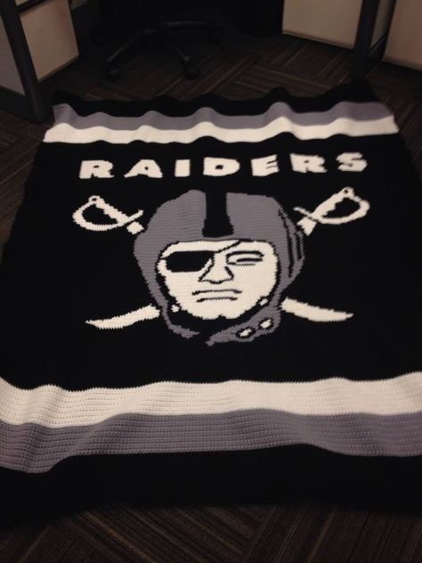 Crocheted, Raiders! Oakland Raiders Crochet Blanket Pattern, Crochet Raiders Blanket, Raiders Crochet Blanket Pattern, Diy Crochet Sandals, Blanket Ideas Crochet, Raiders Blanket, Sports Crochet, Cute Crochet Blanket, Temp Blanket