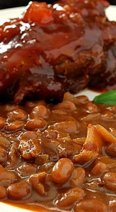 Root Beer Baked Beans Baked Bean Casserole, Trisha Yearwood Recipes, Baked Bean Recipes, Trisha Yearwood, Ground Beef Casserole, Tater Tots, Star Food, Bean Casserole, Easy Casserole Recipes