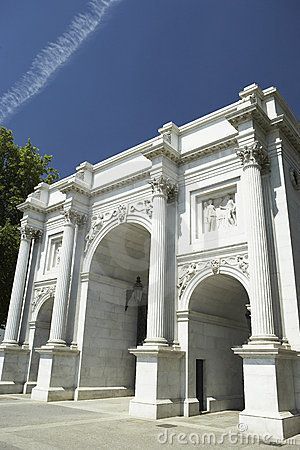 Marble Arch, London, England was built to honor British Royalty. (by Monkey Business Images, via Dreamstime) Marble Arch London, Landmark Architecture, Public Execution, Business Images, Triumphal Arch, Marble Arch, I Love London, London Landmarks, Love London