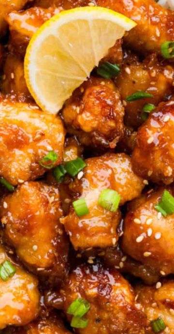 Chinese lemon chicken Chinese Lemon Chicken Recipe, Easy Chinese Chicken Recipes, Chinese Food Delivery, Chinese Lemon Chicken, Chinese Chicken Recipes, Zesty Sauce, The Recipe Critic, Sticky Chicken, Lemon Chicken Recipe