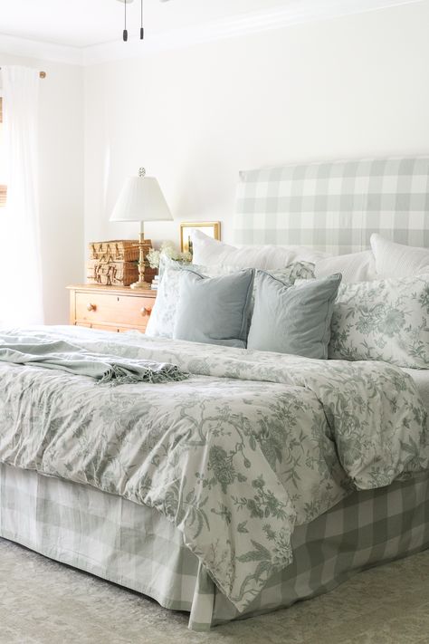 Traditional English Georgian Home Tour - Share the Love Series - Pine and Prospect Home Diy Cottage Headboard, Diy Headboard Slipcover, Headboard Slipcover Diy, Upholstered Headboard Bedroom, Upholstered Headboard Diy, Reupholster Headboard, Slipcover Headboard, Headboard Slipcover, Diy Upholstered Headboard