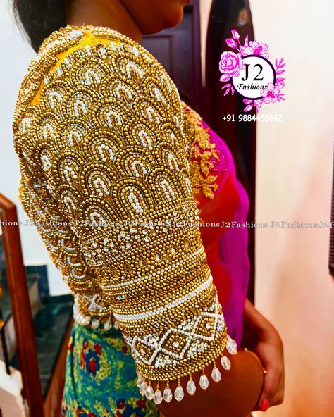 Golden Blouse Aari Work, Zardosi Aari Work, Bridal Blouse Work, Blouse Aari Work, Worked Blouse, Trending Makeup, Golden Blouse, Latest Bridal Blouse Designs, Sabyasachi Bride