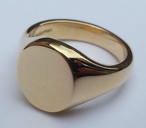 Signet Wedding Ring, Wedding Ring Men, Signet Ring For Men, Mens Ring Designs, Diamond Signet Ring, Signet Ring Men, Real Gold Jewelry, Mens Gold Rings, Oval Face