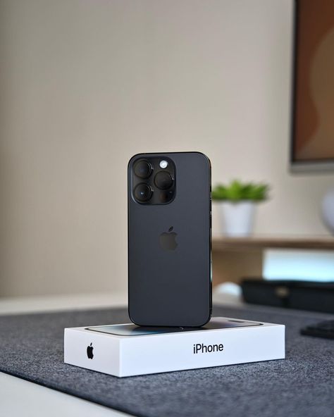 IPhone Black colour Iphone 16 Pro Max 2023, Iphone 14pro Max Black, Iphone 13 Pro Max Photography, I Phone 16 Pro Max Pic, Iphone 16 Pro Max Black, Iphone 13 Pro Max Box Photo, Apple Pro, Iphone Black, Stylish Iphone Cases