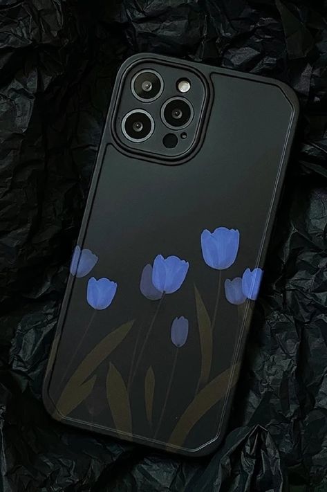 Phone Covers Diy Black, Phone Case Ideas Black, Phone Case Ideas Paint, Phone Case Drawing Ideas, Phone Case Painting Ideas, Custom Phone Cases Ideas, Mobile Phone Case Diy, Artsy Phone Cases, Tassels Tutorials