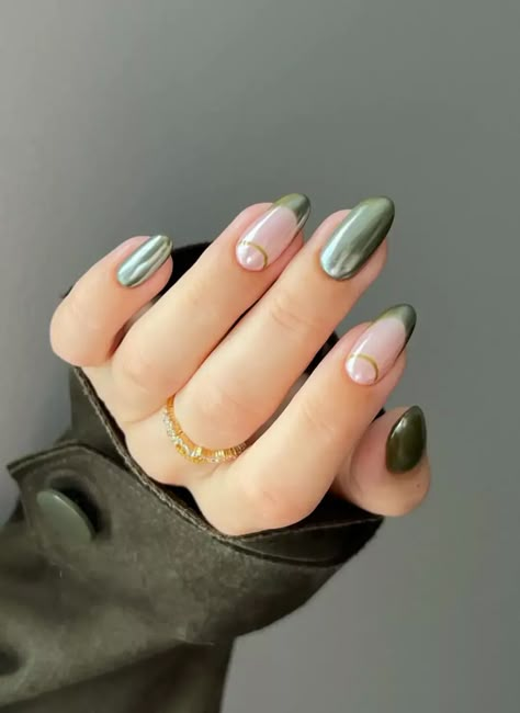 25 Chrome Nails To Add Metallic Flair To Your Fingertips Spring Metallic Nails, Mint Green Gold Nails, Green Chrome Gel Nails, Spring Nails 2024 Trends Chrome, Green Nails Spring 2024, Nail Ideas With Chrome, Nail Art On Chrome Nails, Cute Chrome Nails Designs, Chrome With Design Nails