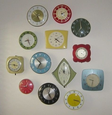 Antique Decorating, Vintage Saat, Clock Collection, Mcm Kitchen, Atomic Design, Kitchen Clocks, Mcm Decor, Retro Clock, Old Clocks