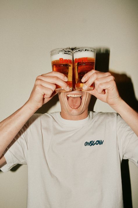 Onslow on Behance Beverage Photoshoot Ideas, Soda Shop Photo Shoot, Flash Photography Aesthetic Birthday, Beer Asthetic Picture, Happy Hour Photoshoot, Casual Food Photography, Creative Beer Photography, Craft Beer Aesthetic, Bar Lifestyle Photography