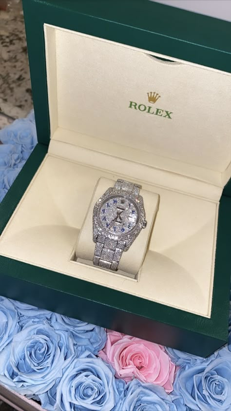 #rolex #icemeout Rolex Snapchat, Rolex Gift, Pink Rolex Aesthetic, Ice Box Jewelry, Rolex Watches For Women Diamonds, Rolex Aesthetic, Watch Expensive, Women’s Rolex Aesthetic, Woman’s Rolex Watch