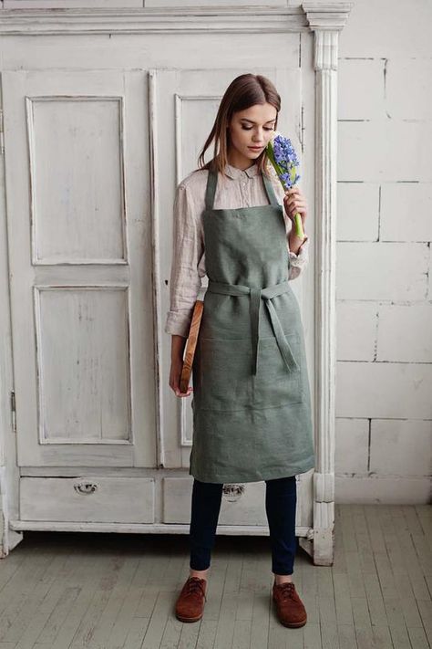 Green Linen Apron - Stone Washed - Iconic Linen Cafe Uniform, Cafe Apron, Waiter Uniform, Restaurant Uniforms, Craft Apron, Cute Aprons, Aprons Patterns, Work Uniforms, Apron Designs