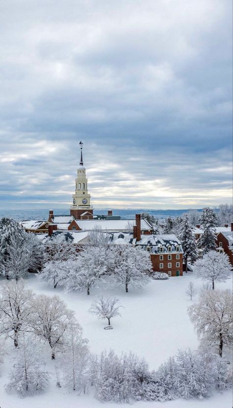 University Of Maine Orono, New England College, Lana Summer, Maine Aesthetic, Colby College, College Wallpaper, New England Aesthetic, England Aesthetic, University Of Maine