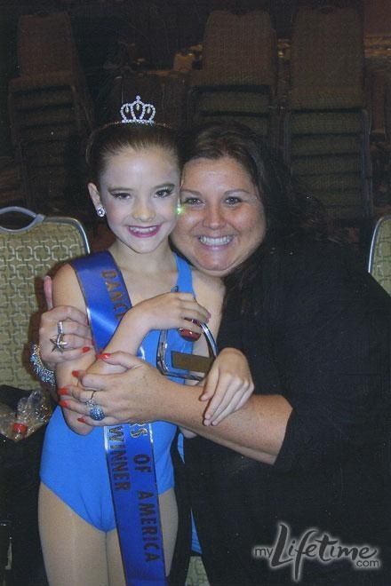 young Brooke Hyland w/ Abby Lee Miller Dance Moms Abby Lee Miller, Dance Moms Brooke, Dance Moms Abby, Dance Moms Season 8, Dance Moms Clips, Dance Moms Memes, Dance Moms Moments, Dance Moms Costumes, Dance Moms Facts